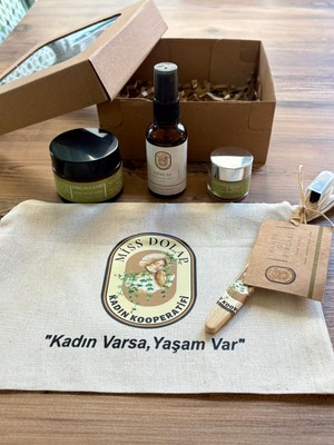 Miss Dolap Dünya  Kadınlar Günü Hediye Setleri 4