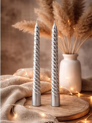 Parti Adresi Metalik Gümüş Spiral Şamdan Mum – Dekoratif Masa Dekoru 2'li