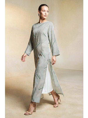 Setre Yeşil Kol Ve Yaka Detaylı Desenli Midi Elbise