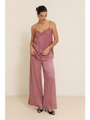 Setre Gül Kurusu Dantel Detaylı Askılı Rahat Kesim Bluz