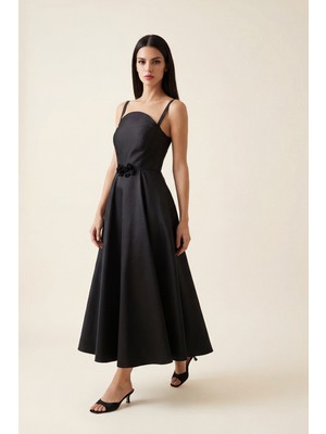 Setre Siyah Tafta Kumaş Askılı Yaka Ve Bel Detaylı Rahat Kesim Midi Elbise