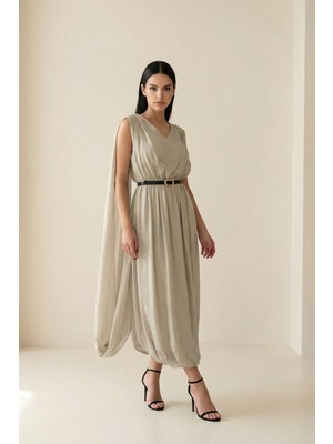 Setre Nil Yeşili Pelerin Ve Kumaş Detaylı Kemerli Rahat Kesim Tam Kalıp Midi Boy Elbise