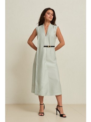 Setre Su Yeşili V Yaka Asimetrik Kumaş Detaylı Midi Boy Kolsuz Elbise