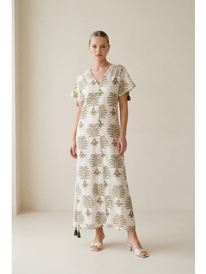 Setre Krem V Yaka Kol ve Eteklerinde Püskül Detaylı Desenli Elbise