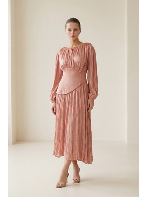 Setre Somon Drapeli ve Bel Detaylı Uzun Kollu Rahat Kesim Midi Elbise