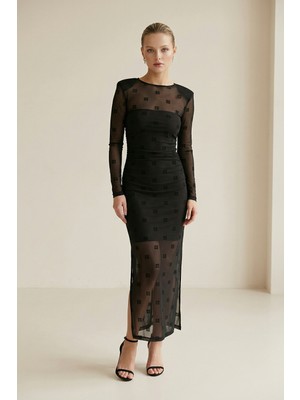 Setre Siyah Transparan Dantel Ve İç Astar Detaylı Midi Boy Elbise