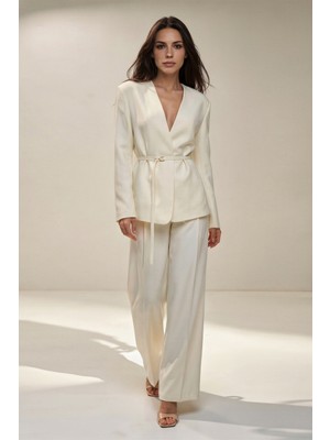 Setre Krem Belden Detaylı Ceket Pantolonlu Takım