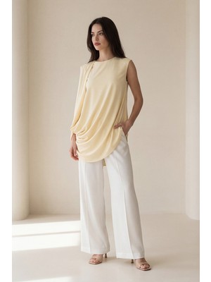 Setre Krem Omuz ve Drape Detaylı Kolsuz Rahat Kesim Bluz