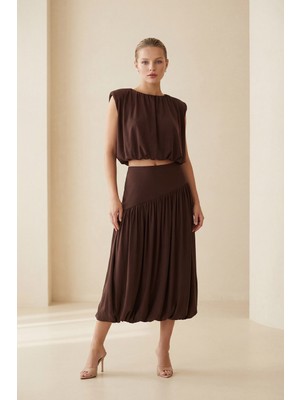 Setre Kahverengi Dökümlü Bluz Pilise Detaylı Tam Kalıp Etek