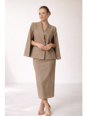 Setre Koyu Bej Kol Ve Omuz Detaylı Panço Ceket