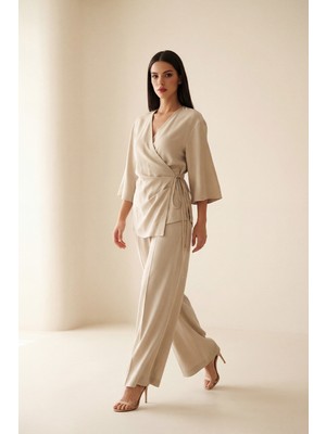 Setre Bej Kruvaze Kapama Aksesuar Detaylı Kimono Rahat Kesim Pantolonlu Takım