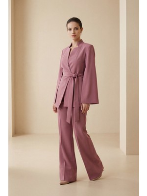 Setre Gül Kurusu Kol Ve Belden Bağlama Detaylı Ceket Tam Kalıp Pantolonlu Takım