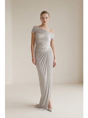 Setre Taş Yaka ve Drape Detaylı Yırtmaçlı Uzun Abiye Elbise