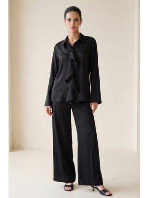 Setre Siyah Omuzdan Asimetrik Kumaş Detaylı Uzun Kollu Rahat Kesim Gömlek