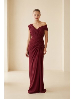 Setre Bordo Yaka ve Bel Detaylı Uzun Abiye Elbise