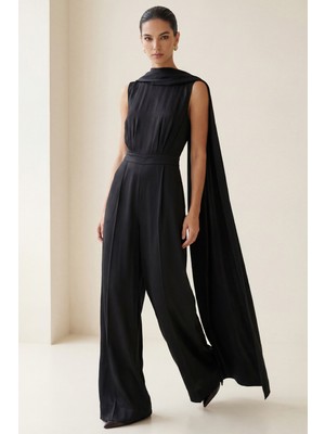 Setre Siyah Yaka ve Bel Detaylı Cepli Tulum