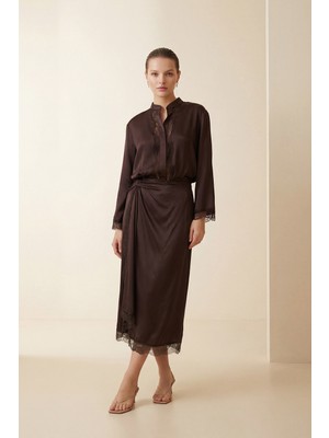 Setre Acı-Kahve Büzgü ve Dantel Detaylı Zarif Etek