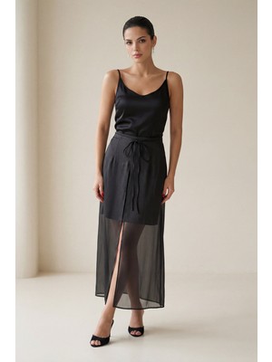 Setre Siyah Belden Bağlama Ve Tül Detaylı Etek