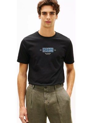Tommy Hilfiger Erkek Normal Kesim Baskılı Pamuklu Kısa Kollu Siyah T-Shirt MW0MW42392-BDS
