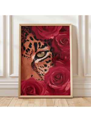Ninastore Leopar Gözünün Yakın Çekim Dijital Duvar Sanatı Baskısı, Kırmızı Güllerle Modern Hayvan Temalı Çiçek