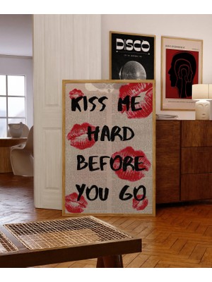 Ninastore Kiss Me Hard Lips Posteri: 70'ler Retro Kırmızı Duvar Sanatı (Dijital Indirme)