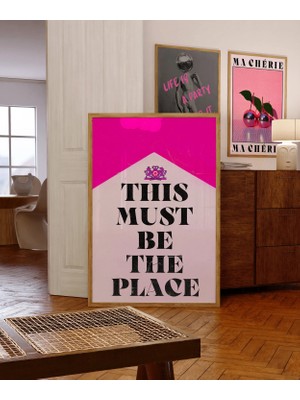 Ninastore Pembe Gazete Baskısı: 70'ler Retro Duvar Sanatı (Dijital Indirme)