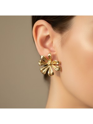 Norayn Altın Renk Fiyonk Küpe | Parlak Metal Büyük Kadın Küpe Vintage & Şık Tasarım