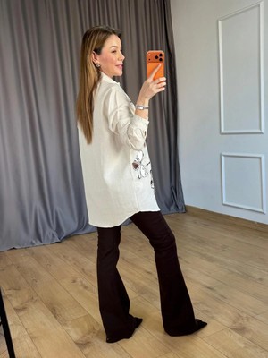 Size Özgü Taş Çiçek Detaylı Boncuklu Keten Gömlek