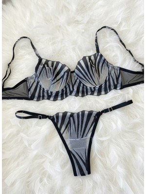 Feenia Swordy Beyaz Tül Üzeri Işlemeli Sütyen Takım