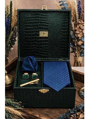 Kravatkolik Yeşil Erkek Hediye Kutusu - Kravat Mendil Kol Düğmesi Kravat Iğnesi Set KMK159