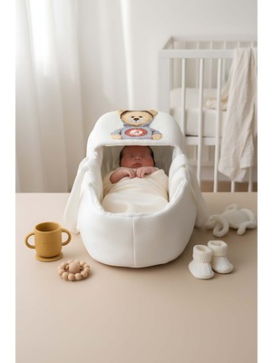 Kapşonlu Ayıcık Bebek Taşıma Çantası