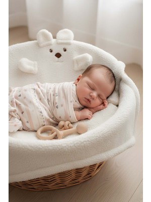 Beyaz Ayıcık Figürlü Peluş Bebek Battaniyesi