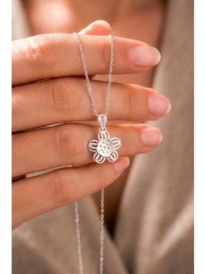 Silvera Telkari 925 Ayar Gümüş Menekşe Çiçeği Elişi Midyat Telkari Kolye ST412