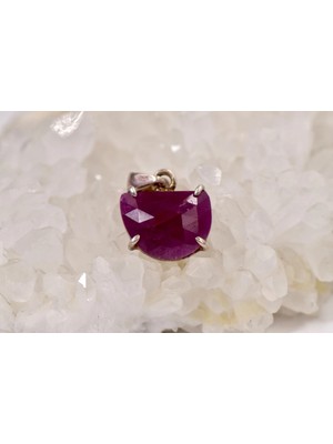 Doğaltaş Yakut Özel Tasarım Gümüş Kolye (Kopya)