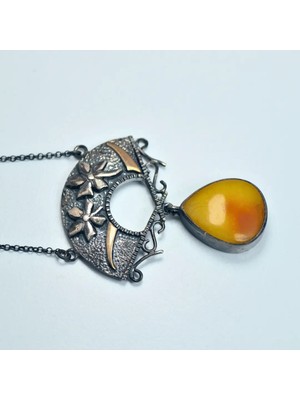 Doğaltaş Kehribar Taşı Gümüş Kolye (Özel Seri)