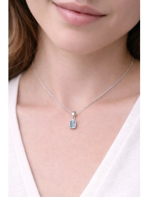 Doğaltaş Mavi Topaz Baget Gümüş Kolye