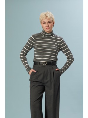 Nisan Triko Çizgili Balıkçı Yaka Kazak