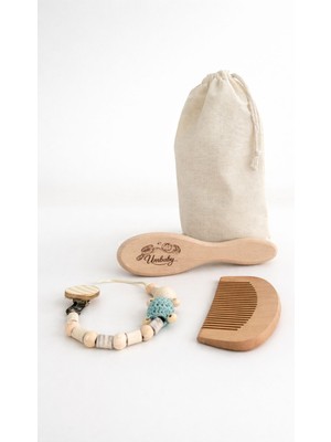 UmBaby Doğal Bebek Bakım Seti 4 Parça – Keçi Kılı Fırça, Ahşap Tarak, Emzik Zinciri ve Pamuk Kese