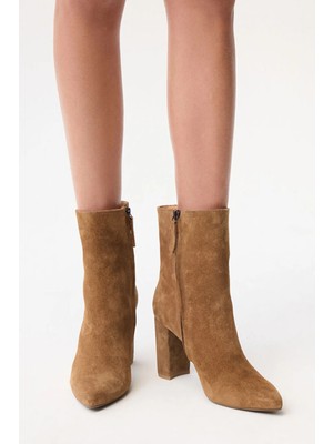 Adl Süet  Yandan Fermuarlı Kalın Topuklu Bot Camel 11644358001