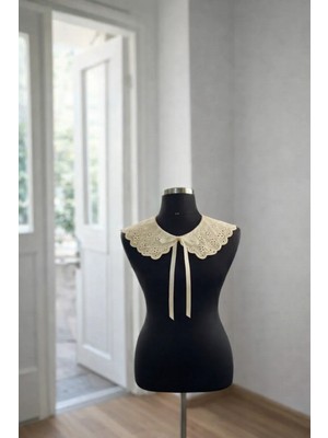 Pamuk Fisto Dantel Yaka (Saten Kurdele Bağlamalı)