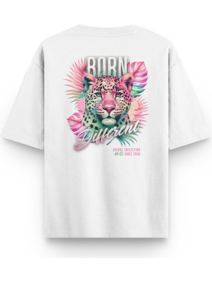 Overoz Born Different Leopard Leopar Sırt Baskılı Yarı Oversize Unisex Beyaz Tshirt 1403