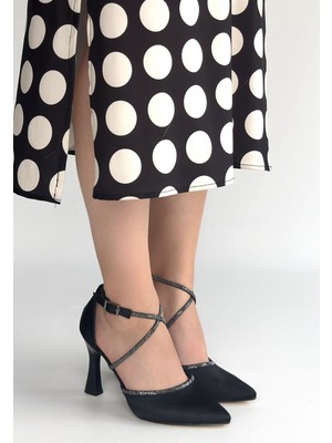 Alfaze Siyah Saten Kemerli Boncuk Işlemeli Yanı Açık Topuklu Ayakkabı Topuk Boyu 8 cm