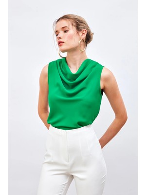 Sateen Degaje Yaka Kolsuz Bluz - Yeşil