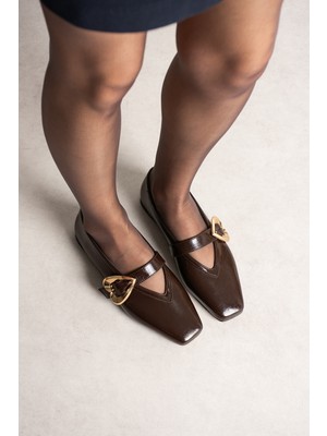 Rosalin Gold Kalp Toka Detaylı Küt Burun Kadın Babet -Kahve