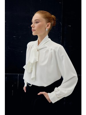 Sateen Aksesuar Detaylı Fularlı Bluz - Ekru