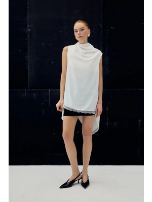 Sateen Dantel Detaylı Degaje Yaka Bluz - Ekru