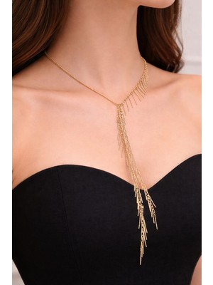 Tuel Çelik Uzun Zincirli Püsküllü Gold Kadın Kolye – Şık ve Iddialı Tasarım