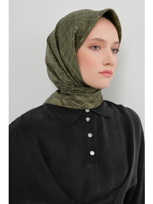 Armine Geometrik Desenli Saf Ipek Twill Eşarp 9438D 52