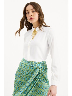Sateen 881-2013 Ekru Kadın Zincir Detaylı Gömlek