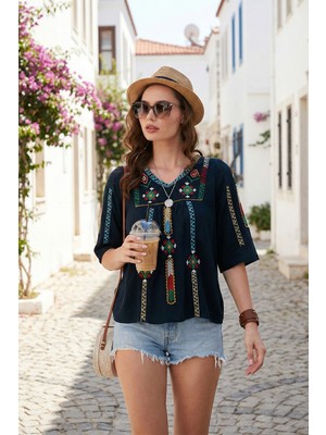 Lela Pamuklu Regular Fit Nakış Işlemeli Bluz Kadın Bluz 611BZ0247